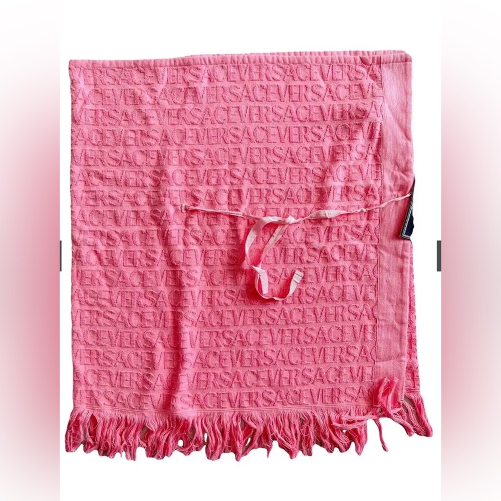 Authentic Versace Hot Pink Coverup beach towel wrap - Picture 9 of 9